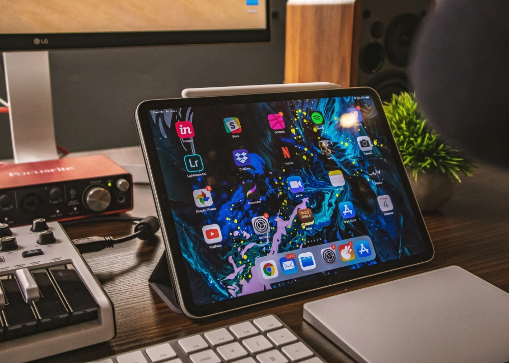 iPad neben der Tastatur eingeschaltet
